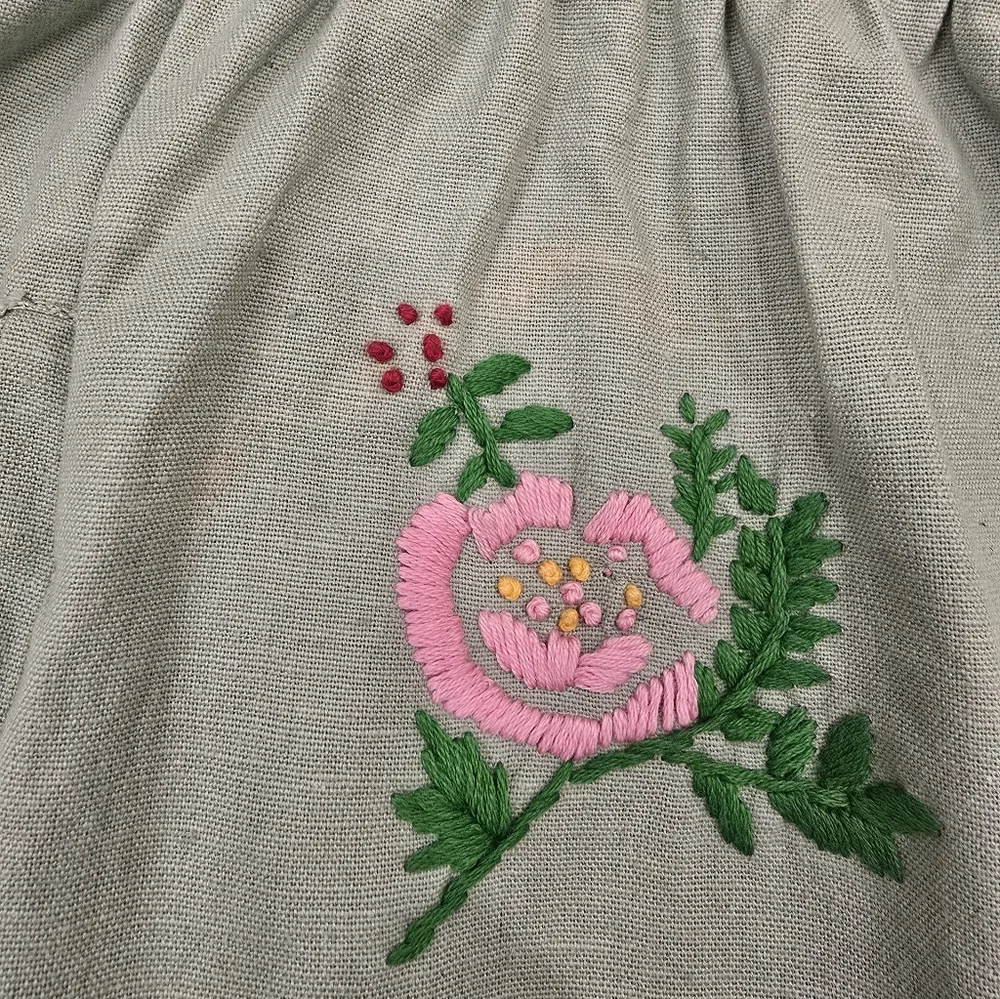 Sur La Table Floral Embroidered Apron
